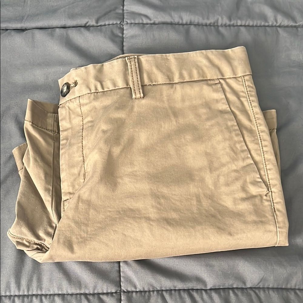 Banana Republic Khaki Chino Short Size 12